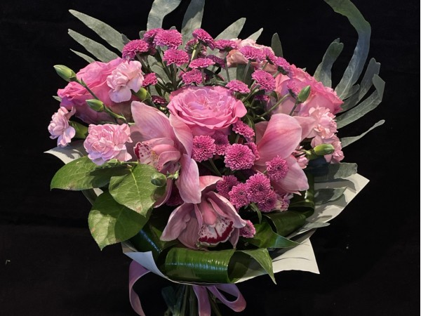 Buchet compus din trandafiri, orhidee cymbidium VA24